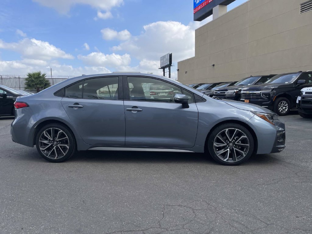 Used 2021 Toyota Corolla SE w/ Carpet Mat Package (TMS) FWD image 2