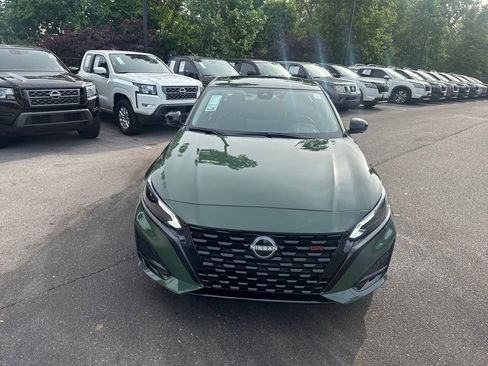 New 2026 Nissan Altima 2.5 SR w/ SR Premium Package FWD image 10