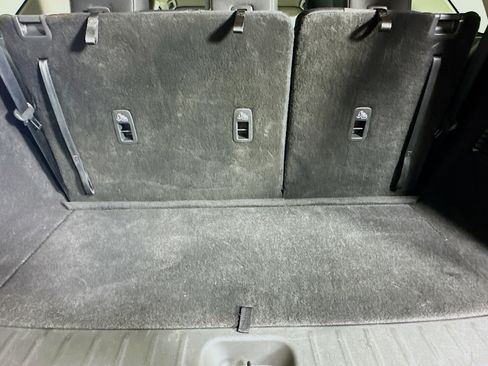 Used 2024 Nissan Pathfinder S image 27