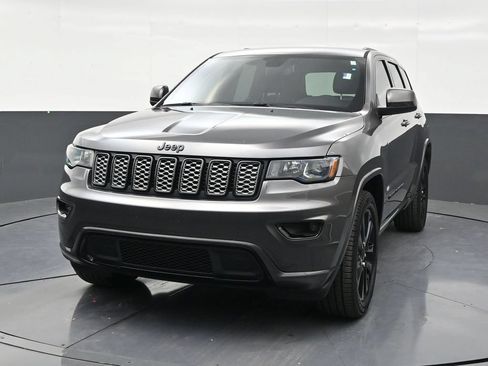 Used 2019 Jeep Grand Cherokee Altitude RWD image 8