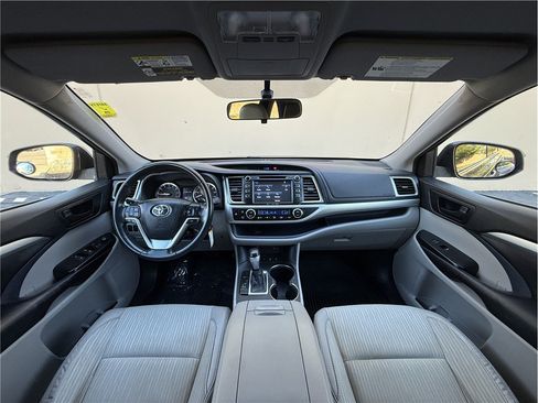 Used 2016 Toyota Highlander Plus AWD/4WD image 19