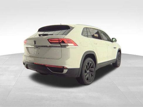 Used 2022 Volkswagen Atlas Cross Sport SE w/ Black Wheel Package image 4