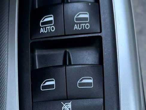 Used 2011 Dodge Nitro SXT image 21