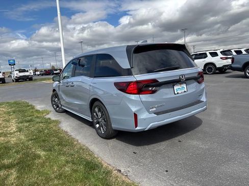 New 2026 Honda Odyssey Touring image 5