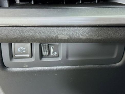 Used 2024 Cadillac XT4 Sport w/ Technology Package image 13