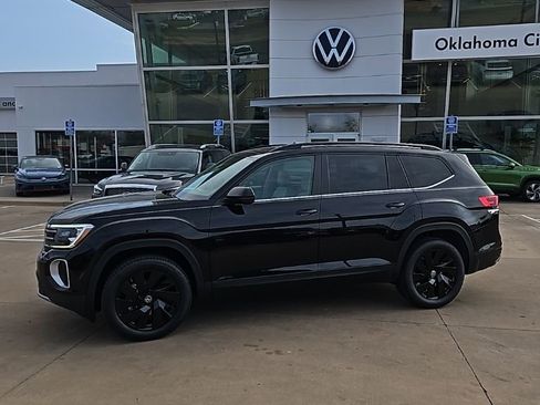New 2026 Volkswagen Atlas SE FWD image 8