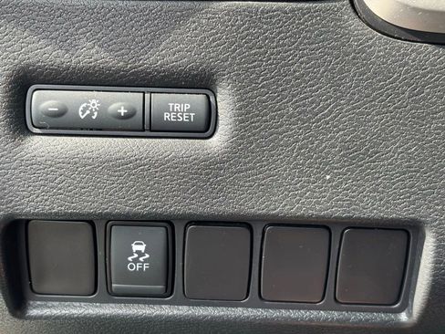 Used 2017 Nissan Murano S w/ Navigation Package image 23