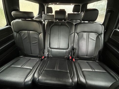 Used 2024 Jeep Wagoneer Series II w/ Flexible Seating Group image 13