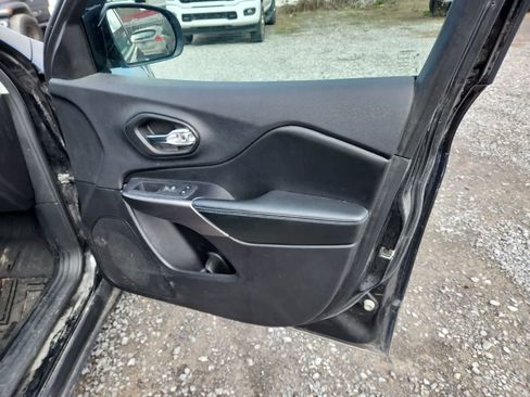 Used 2020 Jeep Cherokee Latitude image 22