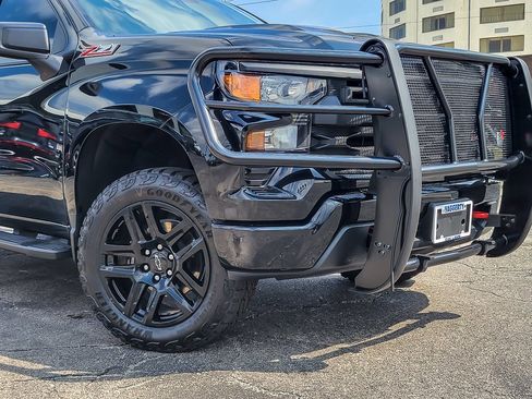 Used 2024 Chevrolet Silverado 1500 Custom Trail Boss image 2