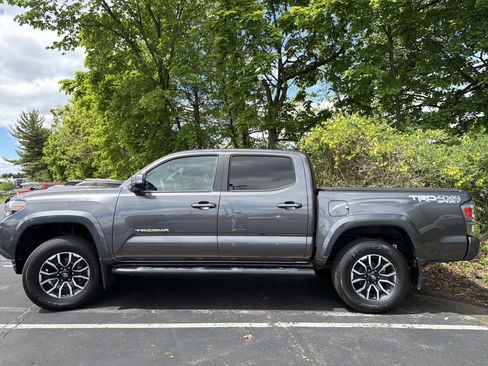Used 2021 Toyota Tacoma TRD Sport AWD/4WD image 6