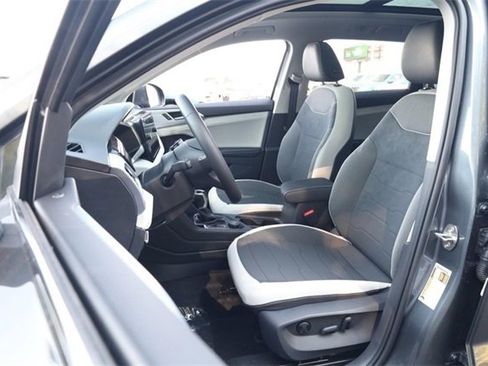 New 2025 Volkswagen Taos SE image 8