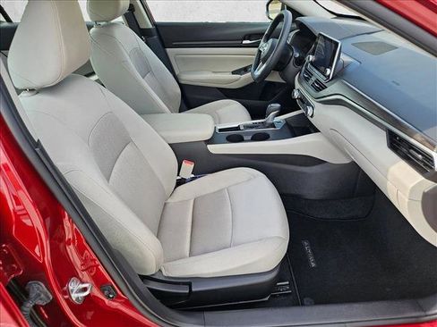 Used 2025 Nissan Altima 2.5 SV FWD image 20