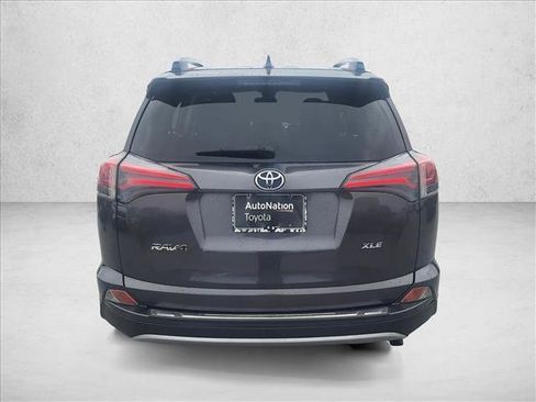 Used 2018 Toyota RAV4 XLE FWD image 6