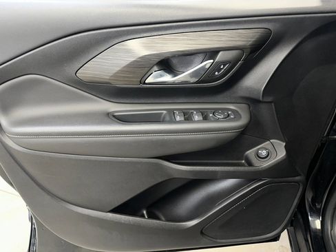 Certified 2022 GMC Terrain SLE w/ Driver Convenience Package image 5