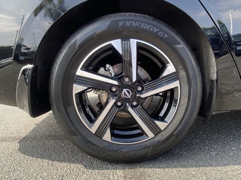 Used 2025 Nissan Sentra SV w/ All-Weather Package FWD image 7