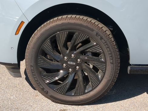 New 2025 Lincoln Navigator L Reserve w/ Jet Appearance Package image 9