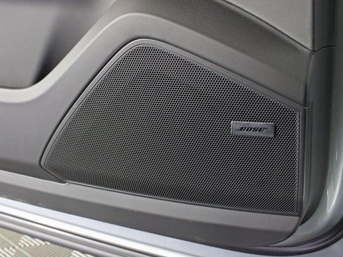 Certified 2025 Porsche Cayenne AWD/4WD image 17