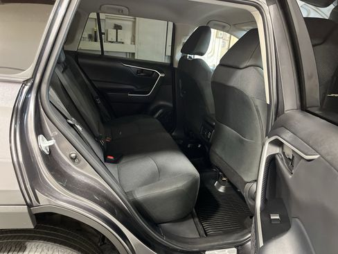 Used 2024 Toyota RAV4 LE AWD/4WD image 27
