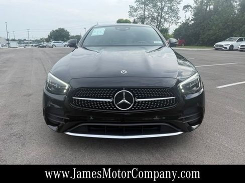 Used 2023 Mercedes-Benz E 350 4MATIC Sedan image 3