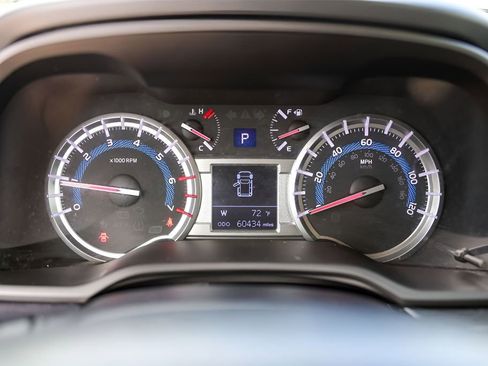 Used 2019 Toyota 4Runner SR5 AWD/4WD image 11