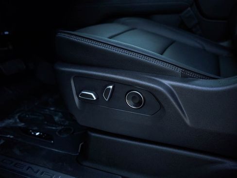 New 2026 GMC Yukon Denali w/ Sun & Power Step Package image 21