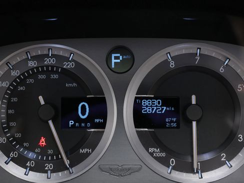 Used 2015 Aston Martin DB9 Volante Carbon Edition Convert image 32