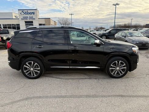 Used 2020 GMC Terrain Denali w/ Denali Premium Package image 3