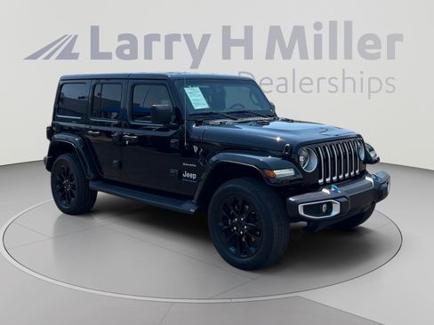 Used 2023 Jeep Wrangler Unlimited Sahara w/ Cold Weather Group AWD/4WD image 7