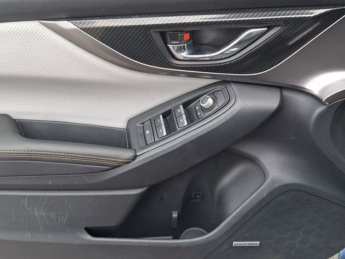 Used 2019 Subaru Crosstrek 2.0i Limited w/ Moonroof Package w/Navigation image 12