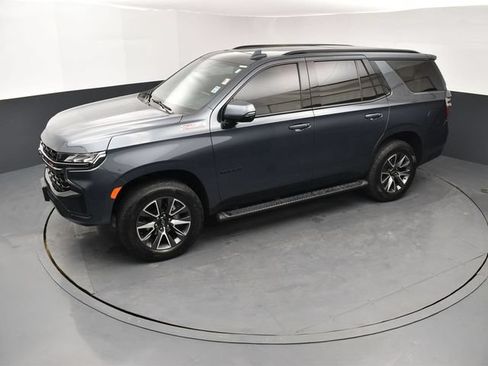Used 2021 Chevrolet Tahoe Z71 w/ Luxury Package AWD/4WD image 15