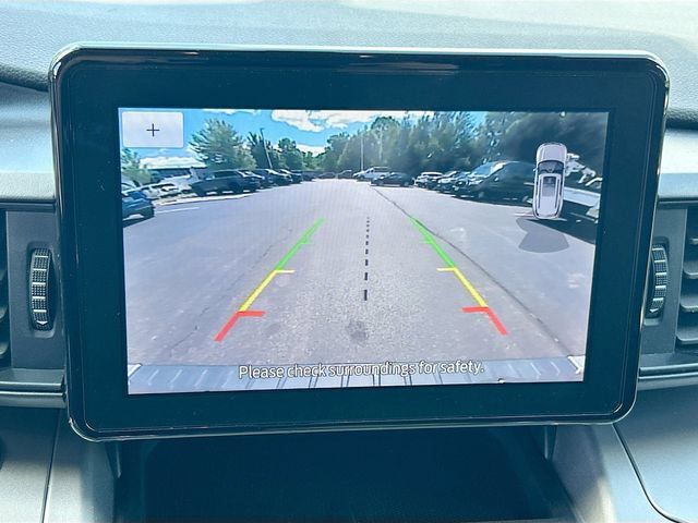 Used 2022 Ford Explorer XLT w/ Class IV Trailer Tow Package AWD/4WD image 17