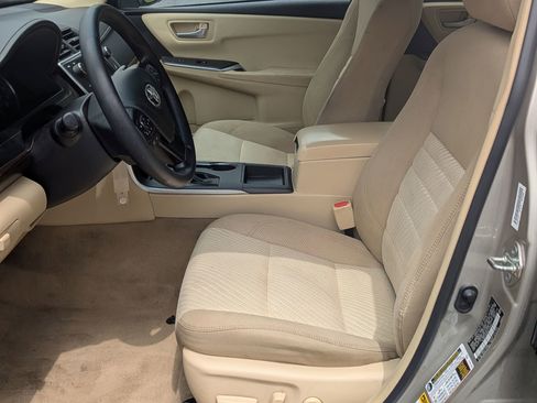 Used 2017 Toyota Camry LE FWD image 16