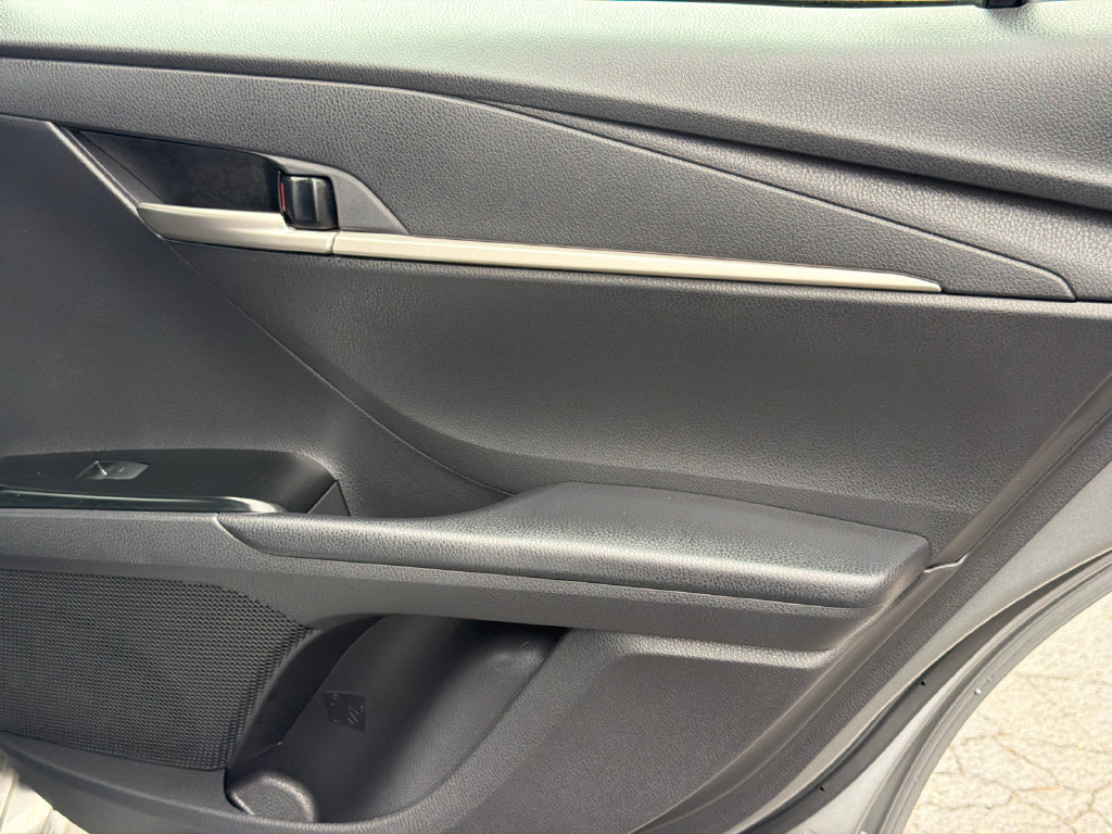 Used 2025 Toyota Camry SE FWD image 19