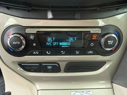 Used 2012 Ford Focus SEL image 16