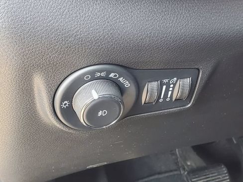 Used 2023 Jeep Compass Limited AWD/4WD image 9