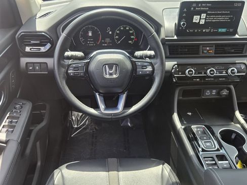 Used 2025 Honda Pilot EX-L image 13