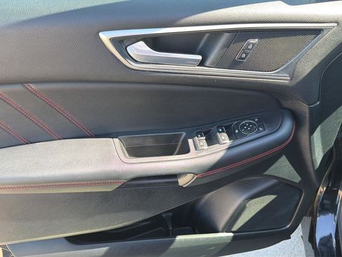 Used 2022 Ford Edge ST-Line image 10