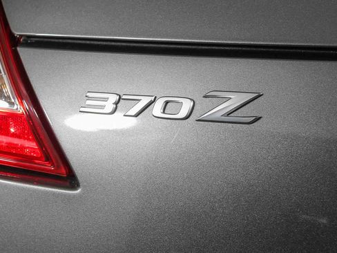 Used 2012 Nissan 370Z Roadster image 10