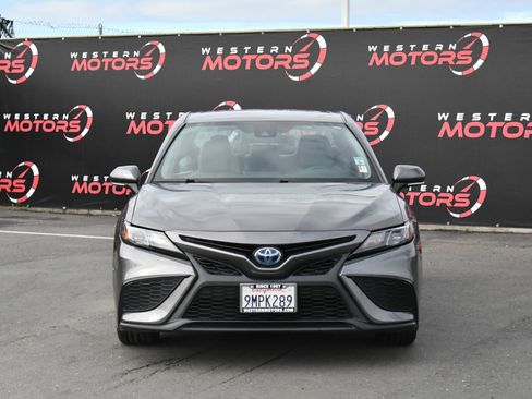 Used 2024 Toyota Camry SE image 2