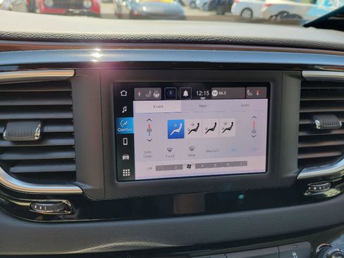 Used 2024 Chrysler Voyager LX FWD image 19