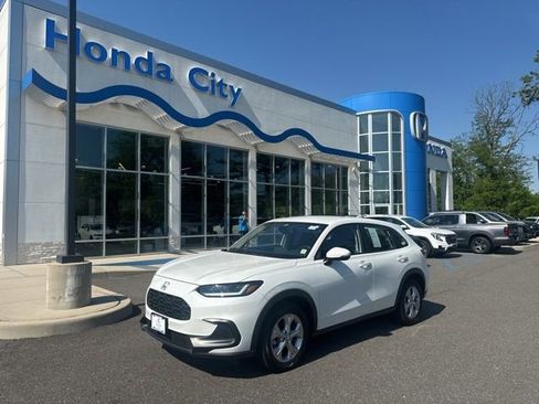 Certified 2023 Honda HR-V LX image 2