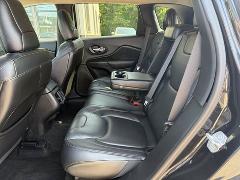 Used 2015 Jeep Cherokee Limited AWD/4WD image 9