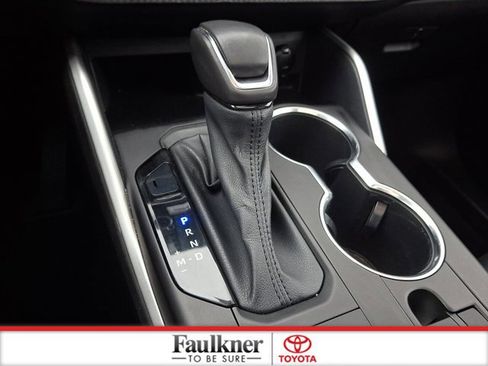 Certified 2021 Toyota Highlander XLE AWD/4WD image 15