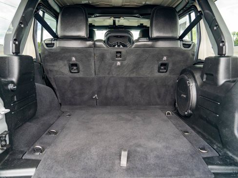 Used 2020 Jeep Wrangler Unlimited Sahara AWD/4WD image 27