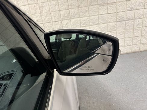 Used 2015 Ford C-MAX Energi SEL w/ Equipment Group 302A image 30