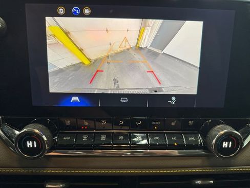 Used 2023 Chevrolet Colorado ZR2 w/ ZR2 Convenience Package III image 15