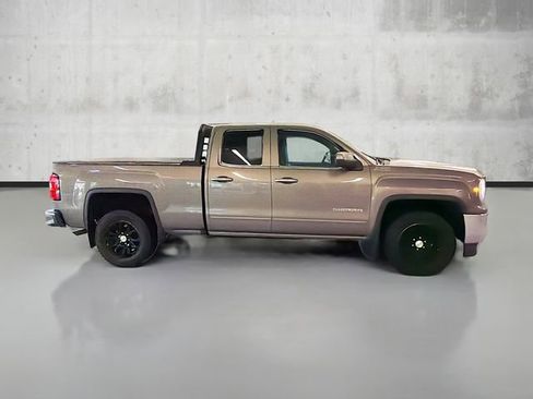 Used 2017 GMC Sierra 1500 SLE w/ SLE Value Package image 4