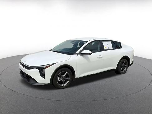Used 2025 Kia K4 FWD image 8