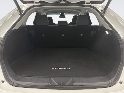 Used 2021 Toyota Venza LE w/ Carpet Mat Package (TMS) image 20